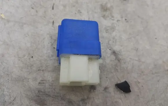 Nissan X-Trail T30 Other relay 2523079981 20304020930