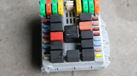 Iveco Daily 4th gen Fuse module XXX 150KM