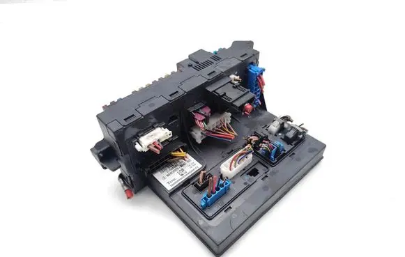 Mercedes-Benz E W211 Fuse module 2115454301