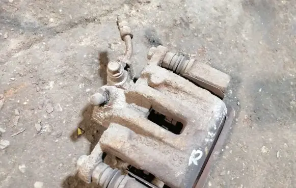 Opel Antara Rear brake caliper
