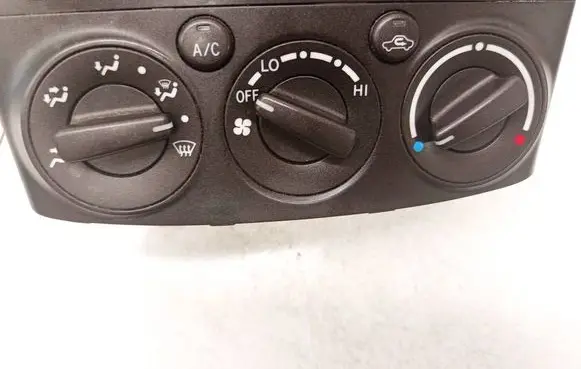 Toyota Avensis T250 Climate control unit 