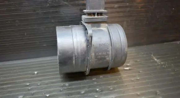 Audi A4 S4 B8 8K Mass air flow meter 03G906461C