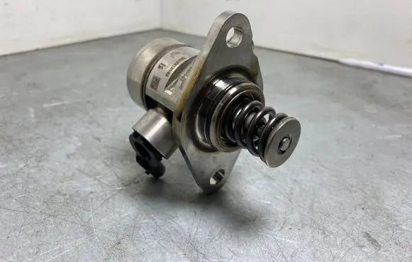 Opel Grandland X Fuel injection high pressure pump 9812133780