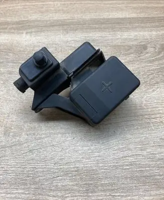 BMW 3 E46 Battery relay fuse 8385157 8385158