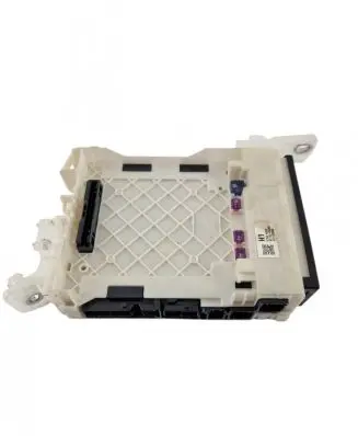 Toyota Yaris XP210 Fuse module 63589459