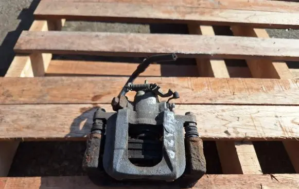 Chrysler Grand Voyager V Rear brake caliper