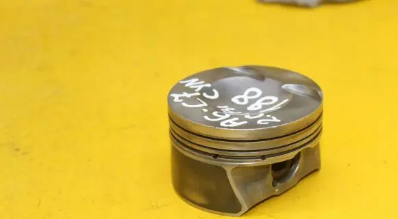 Piston