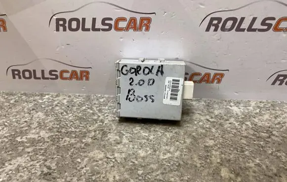 Toyota Corolla E120 E130 Door central lock control unit/module 8974102050
