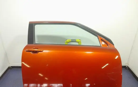 Suzuki Swift I Front door 