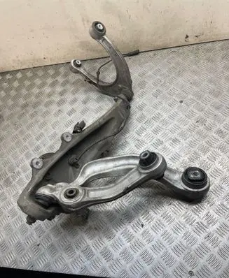 BMW 5 GT F07 Front wheel hub spindle knuckle