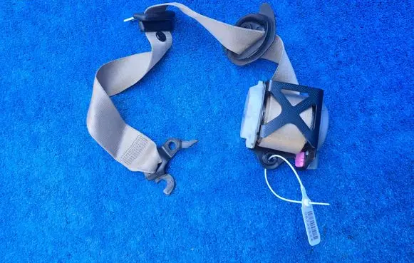BMW X3 F25 Front seatbelt 7258429