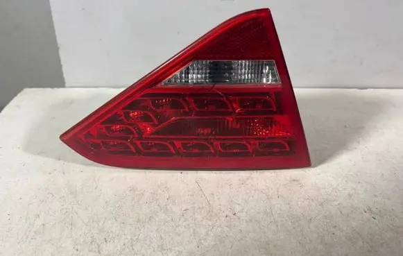Audi A5 8T 8F Tailgate rear/tail lights 8T0945093B