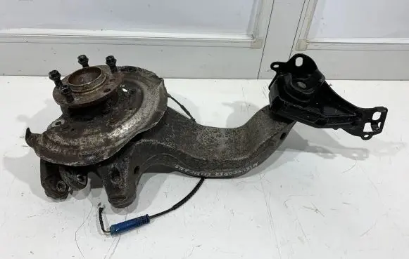 Mini One - Cooper Coupe R56 Rear wheel hub 9805658