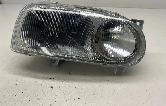 Volkswagen Golf III Headlight/headlamp 01520834