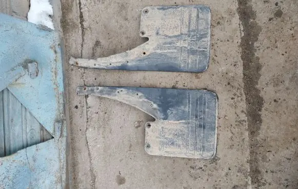 Opel Frontera B Rear mudguard 