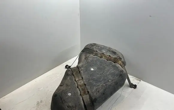 Fuel tank bottom protection