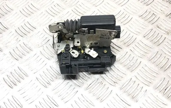 Dacia Sandero Front door lock 8200735224