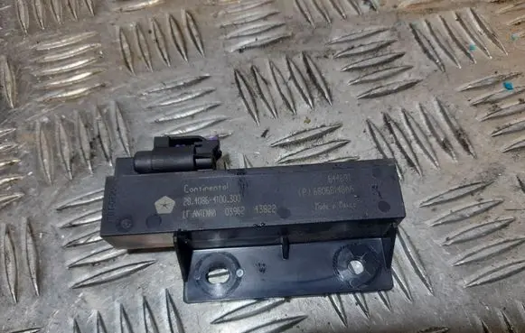 Chrysler Pacifica Aerial antenna amplifier 68068148AA