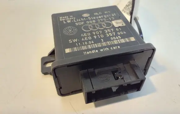 Audi A8 S8 D3 4E Light module LCM 4E0907357 4E0910357