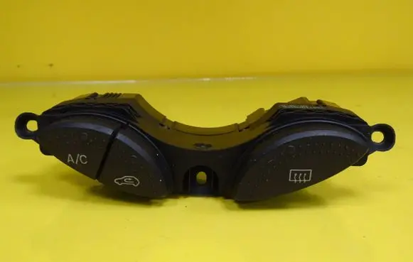Ford Focus Windscreen/window heater switch YS4T19A945BA