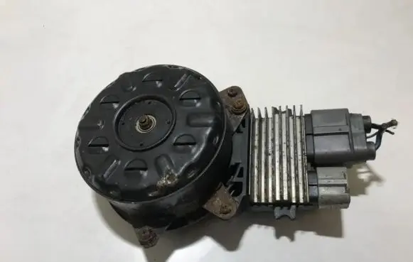 Mitsubishi Pajero Pinin Radiator cooling fan shroud