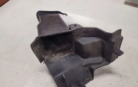 BMW 3 E90 E91 Air intake hose/pipe 64316925977 15677210 50084