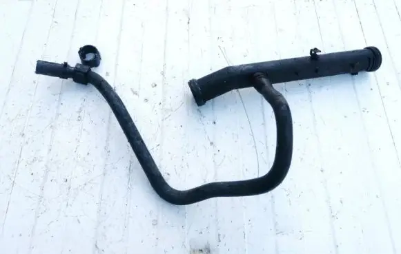 Volkswagen Golf V Engine coolant pipe/hose 032121065G