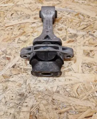 Engine mount bracket