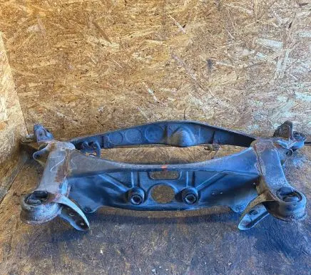 Mercedes-Benz E W124 Rear axle beam 5520257209
