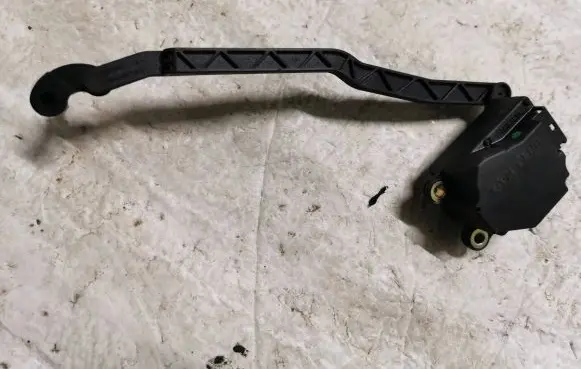 Volvo S60 Airbag deployment crash/impact sensor 041003 74993G 8100