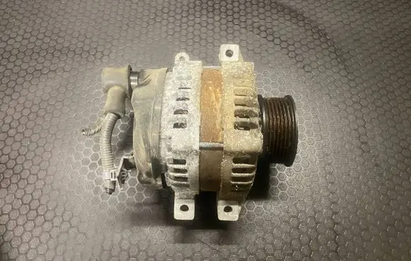 Honda CR-V Generator/alternator 1042104860