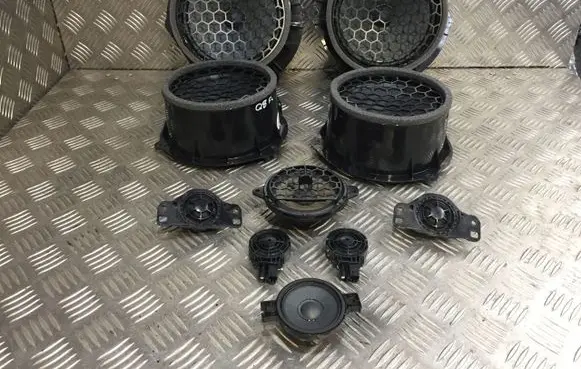 Audi Q8 Audio system kit 