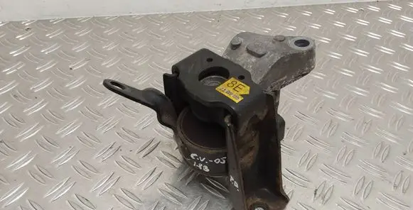 Toyota Corolla Verso AR10 Engine mount bracket