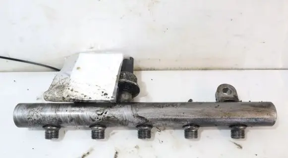 Ford Focus C-MAX Fuel main line pipe