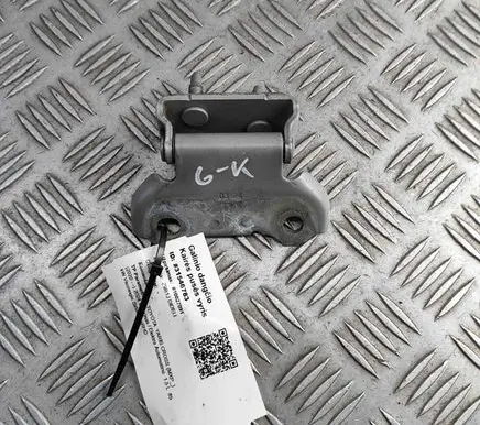 Toyota Yaris Cross Tailgate/trunk/boot hinge 6881002160