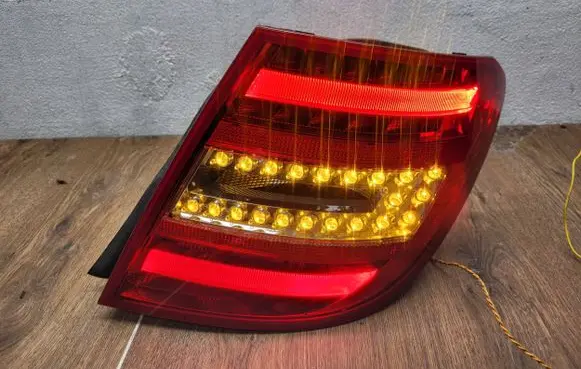 Mercedes-Benz C W204 Rear/tail lights A2048206564