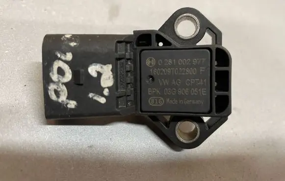 Volkswagen Touran II Air pressure sensor 03G906051E