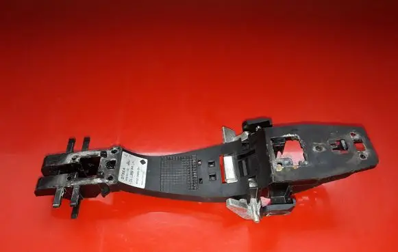 Rear door exterior handle/bracket
