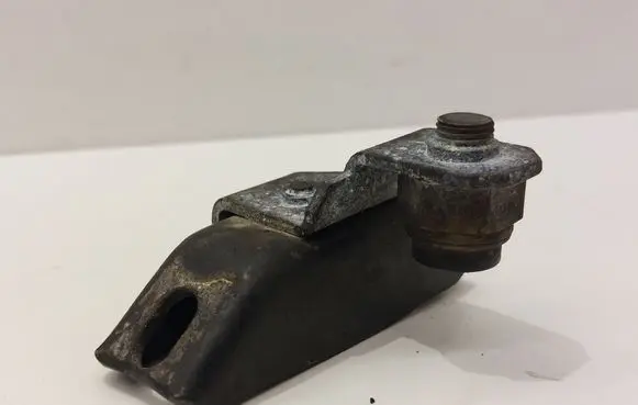 Volkswagen PASSAT B3 other engine part 037133231D