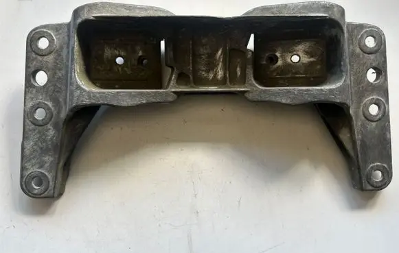 BMW 6 E63 E64 Gearbox mounting bracket 6761102