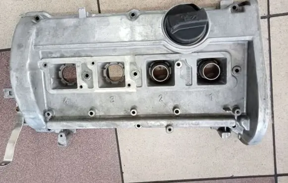 Audi A4 S4 B5 8D Rocker cam cover 058103475G