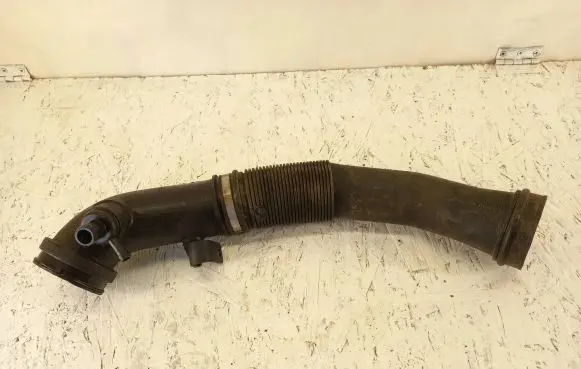 Audi A4 S4 B5 8D Intercooler hose/pipe 058133357A 058129627E