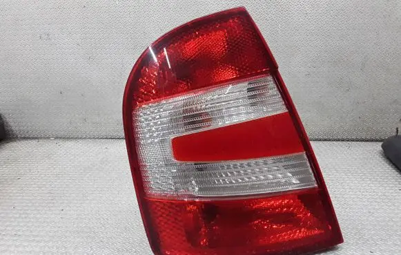 Skoda Fabia Mk1 (6Y) Rear/tail lights 6Y6945111B