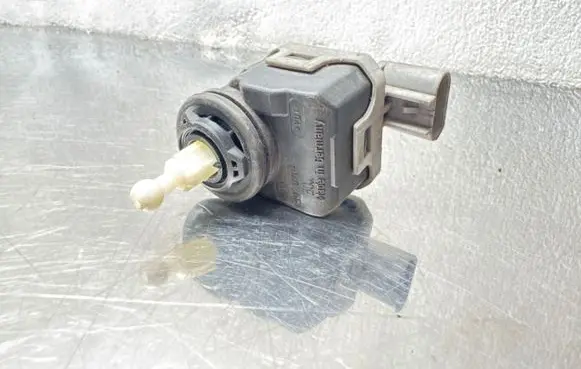 Opel Astra G Headlight level adjustment motor 00787830