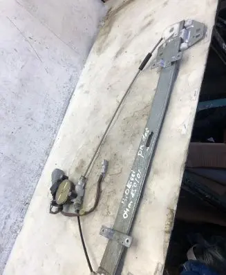 Honda Odyssey Front door window regulator with motor 208231G