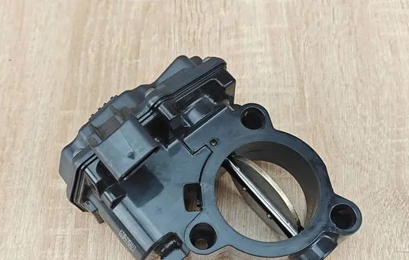 BMW X6 G06 Throttle valve 8512452