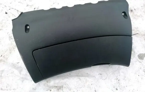 Glove box