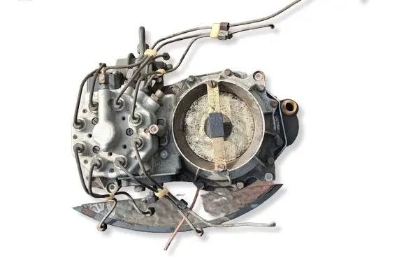 Mercedes-Benz S W126 Fuel distributor 0438121037 LM0005