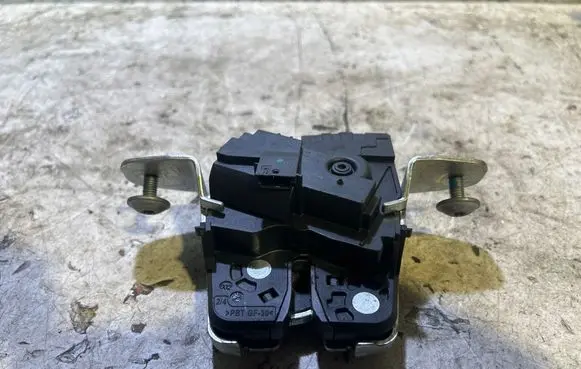 Mercedes-Benz GL X166 Loading door lock 010714 A2047400735