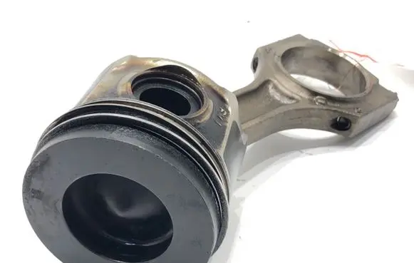 BMW 3 GT F34 Piston with connecting rod 